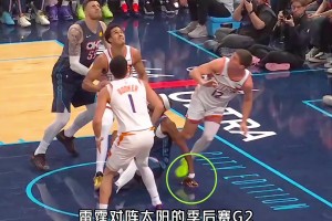 太淡定了！亞歷山大手指90°外翻！受傷前5中1受傷后4中4